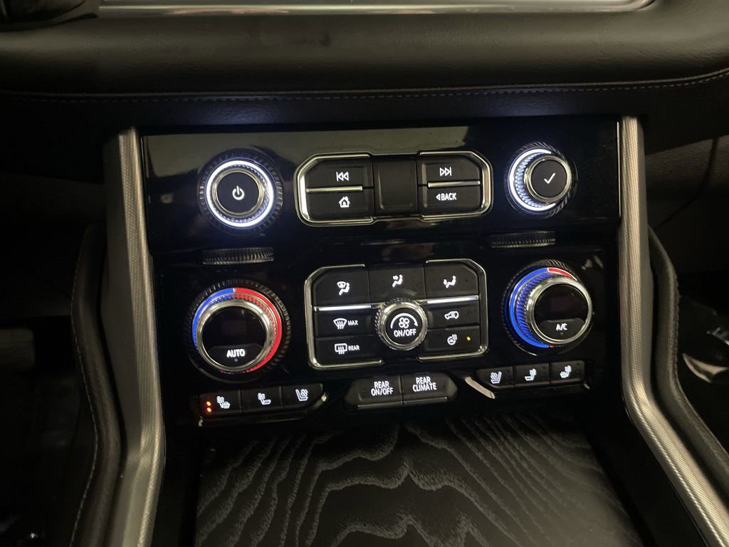 Used 2023 GMC Yukon Denali w/ Advanced Technology Package AWD/4WD image 12