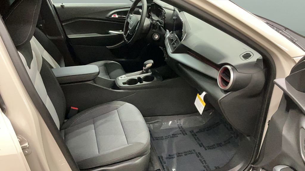 New 2026 Chevrolet Trax RS image 21