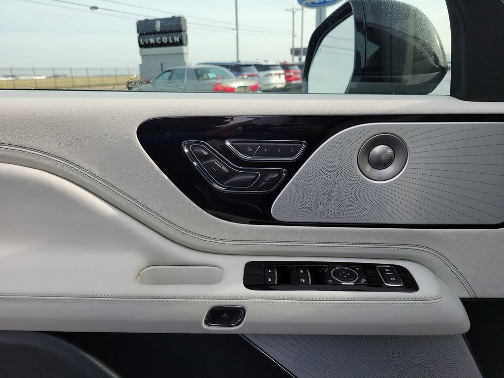 New 2026 Lincoln Aviator Black Label w/ Dynamic Handling Package image 18