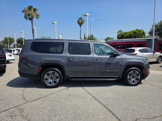 Used 2024 Jeep Wagoneer L Series II w/ Flexible Seating Group AWD/4WD image 4