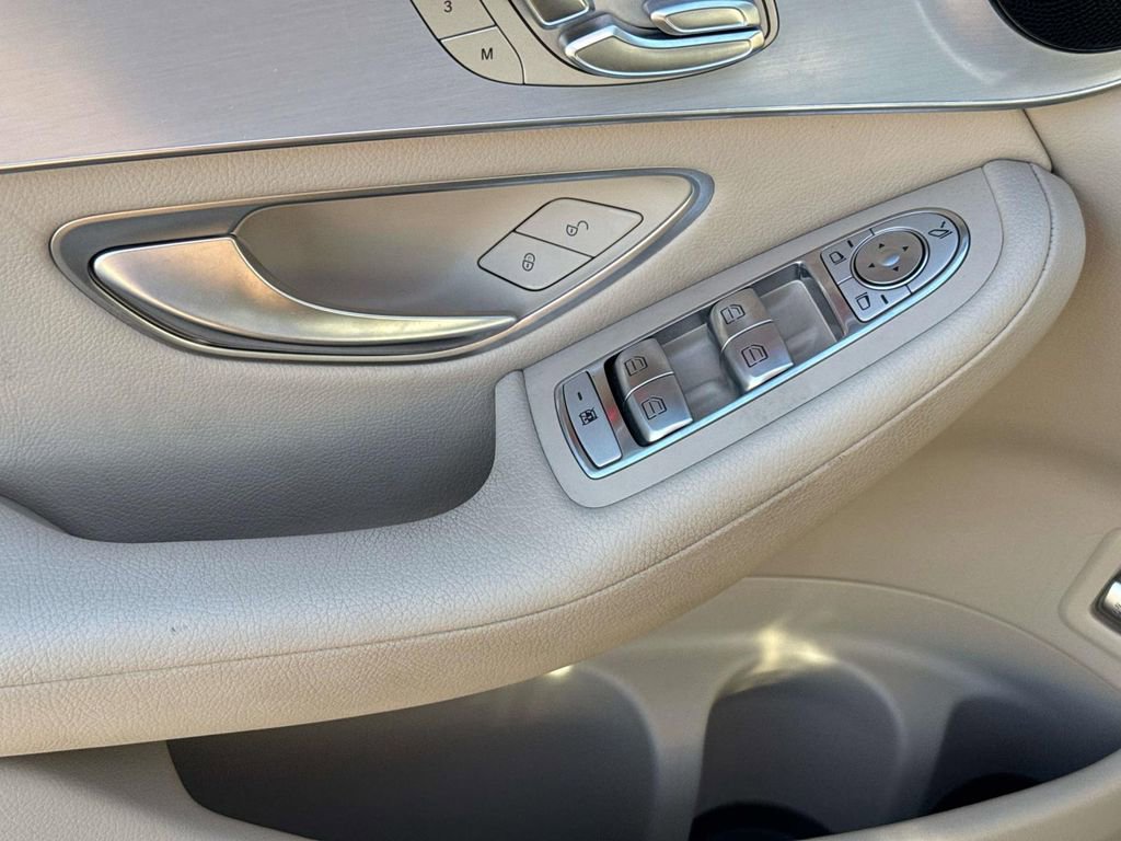 Used 2022 Mercedes-Benz GLC 300 4MATIC image 20