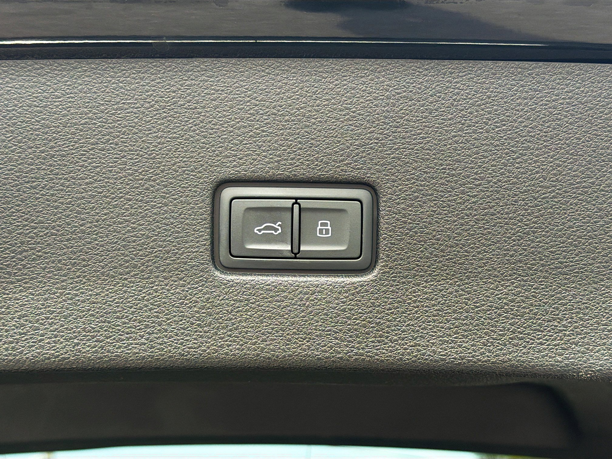 Used 2023 Audi Q8 Premium Plus AWD/4WD image 12