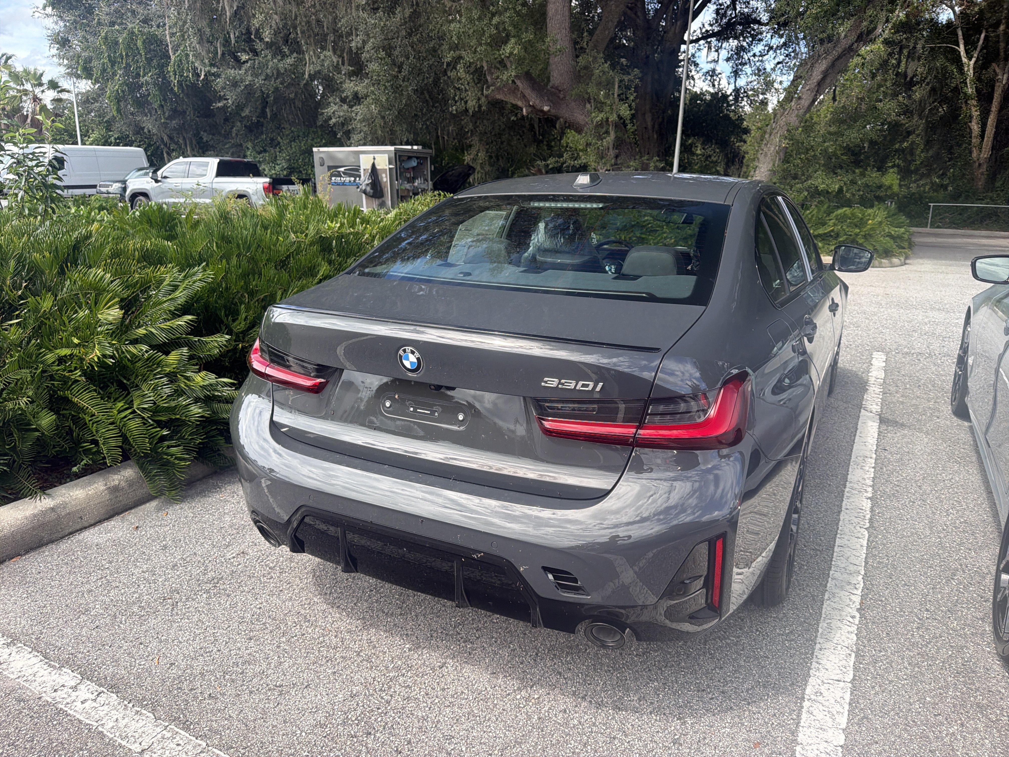 New 2026 BMW 330i Sedan w/ M Sport Package RWD image 2