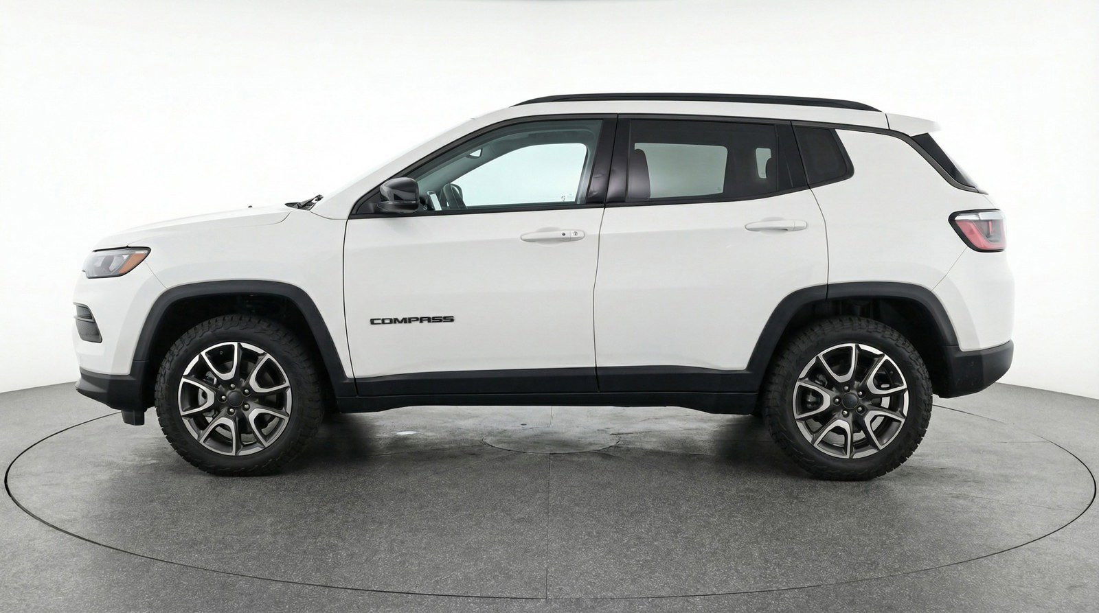 Used 2025 Jeep Compass Trailhawk AWD/4WD image 4