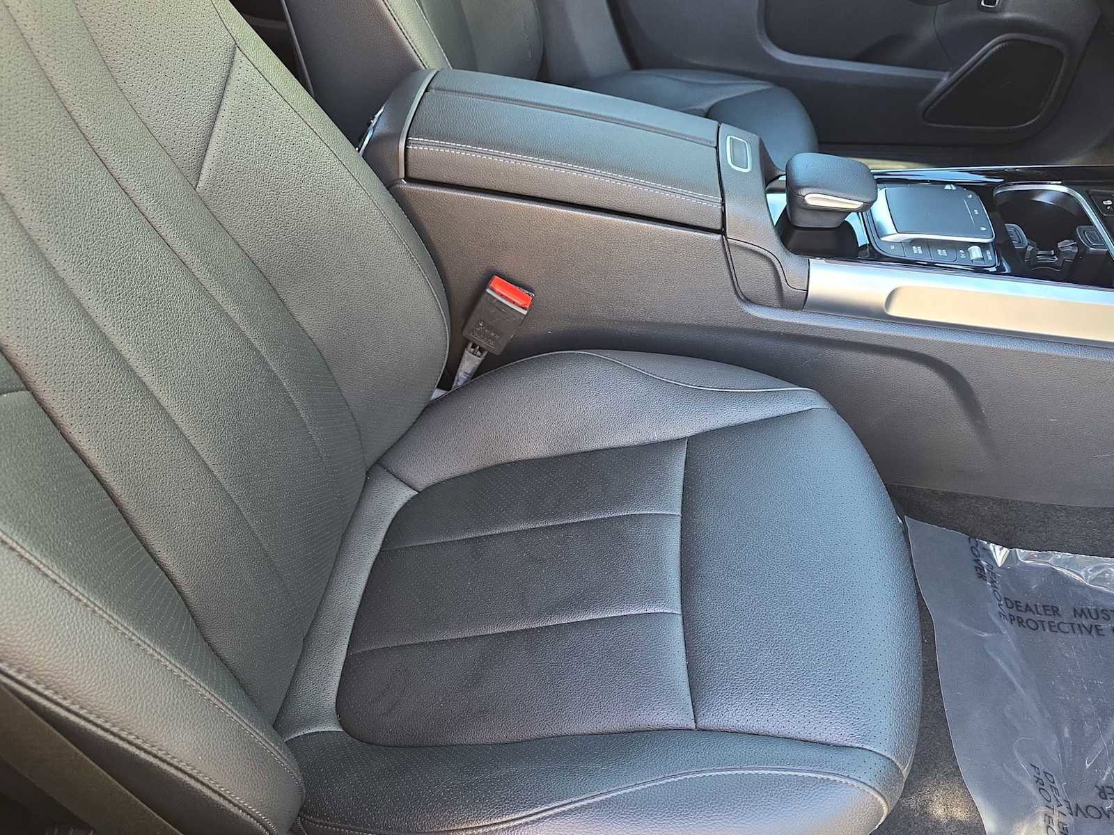 Used 2022 Mercedes-Benz EQB 300 4MATIC w/ Exclusive Package image 18