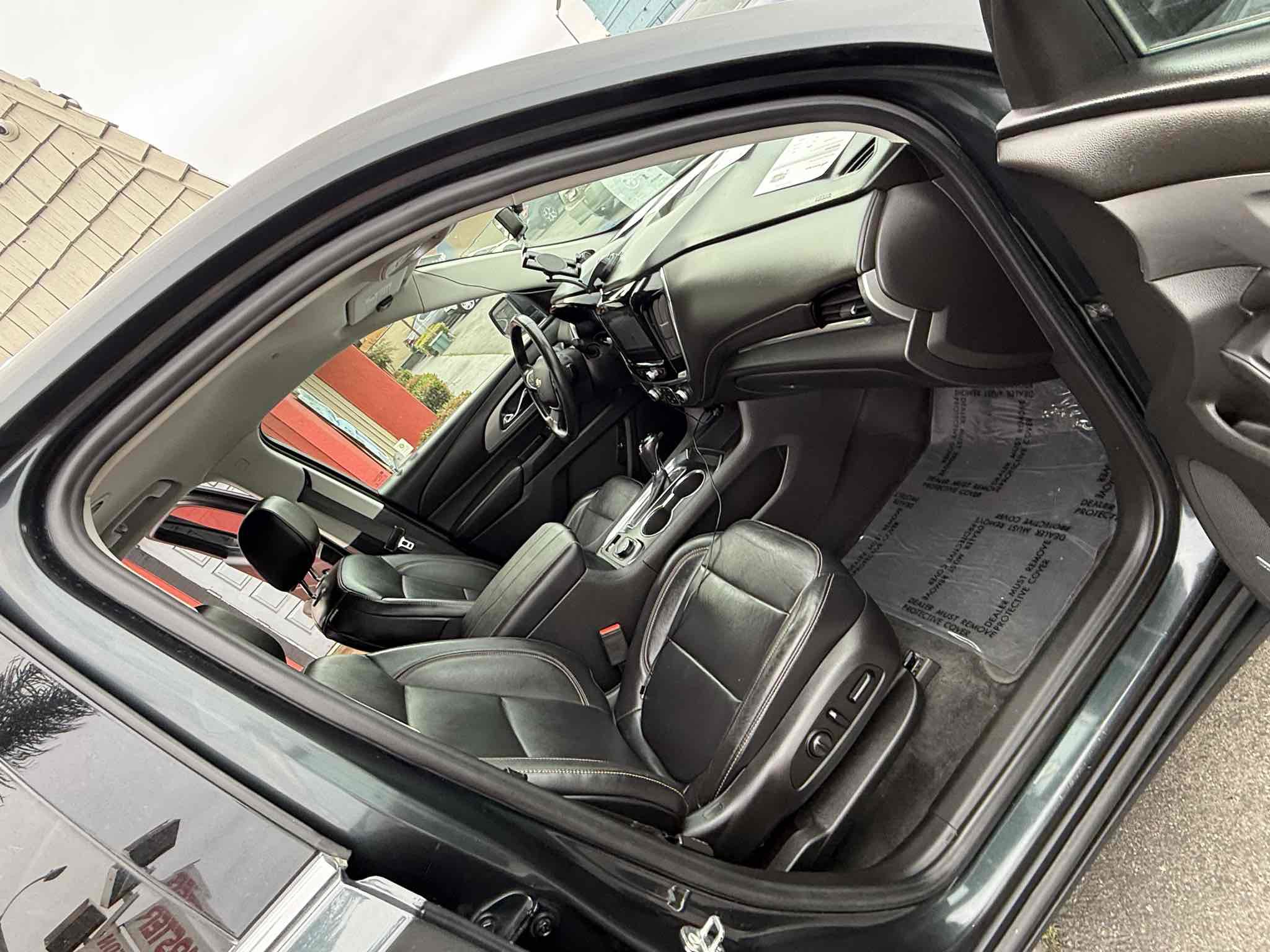 Used 2018 Chevrolet Traverse LT image 27