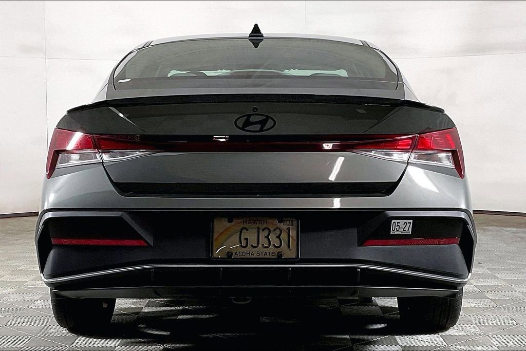 Used 2025 Hyundai Elantra Sport image 3