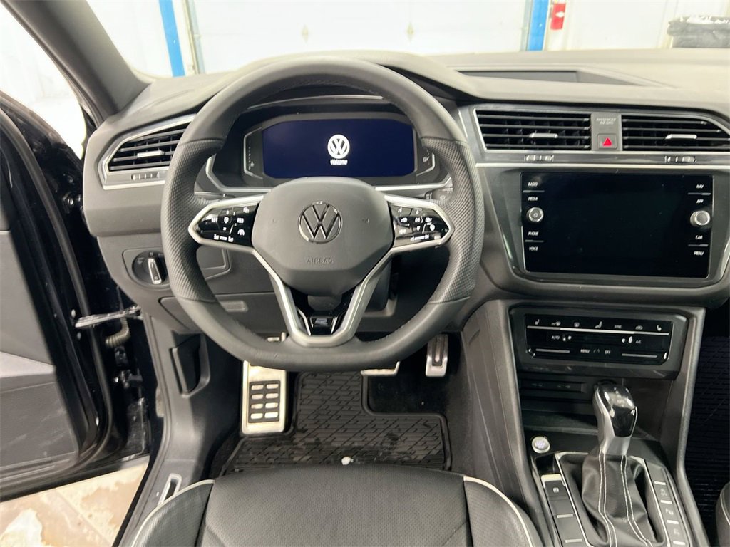 Used 2022 Volkswagen Tiguan SEL R-Line image 21