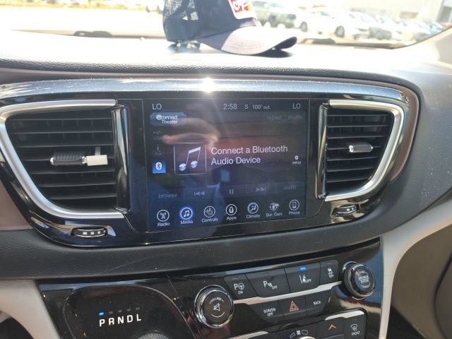 Used 2017 Chrysler Pacifica Touring-L Plus w/ Advanced Safetytec Group FWD image 15
