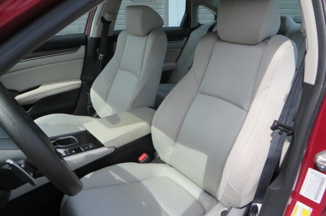 Used 2019 Honda Accord Hybrid image 16