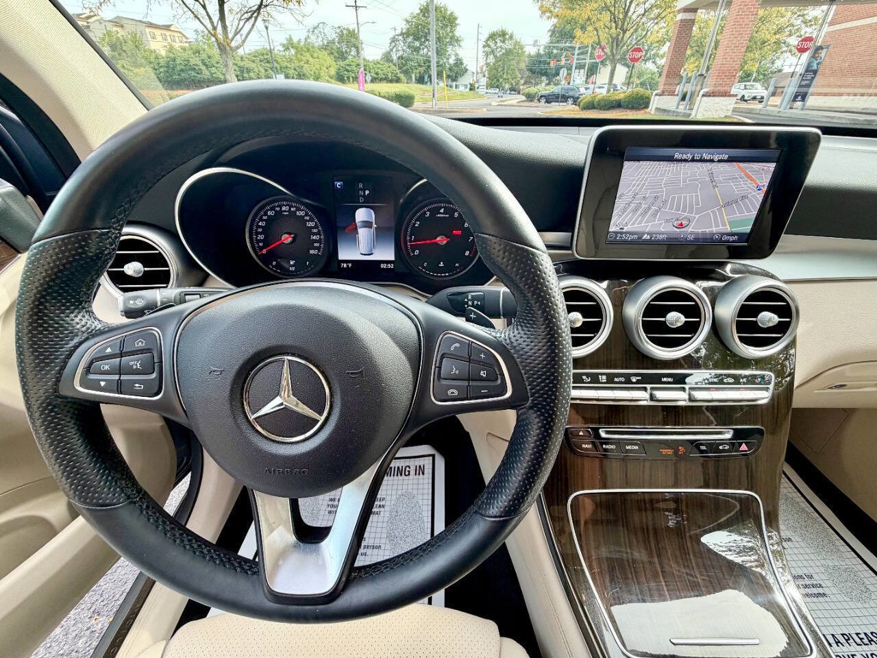 Used 2018 Mercedes-Benz GLC 300 4MATIC image 34