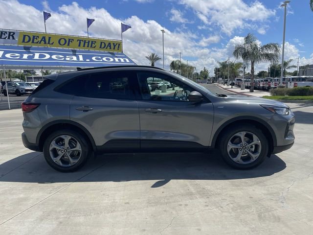 Used 2025 Ford Escape ST-Line FWD image 9
