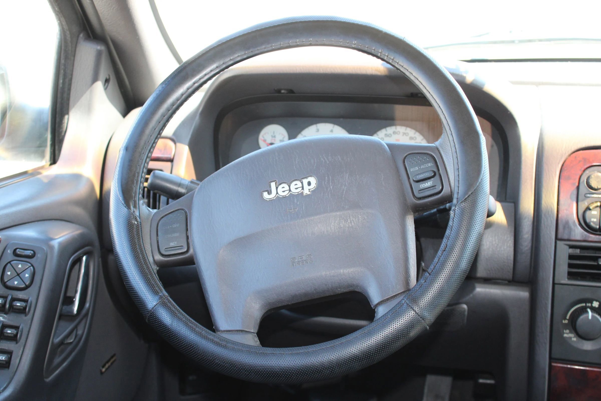 Used 2001 Jeep Grand Cherokee Limited image 14