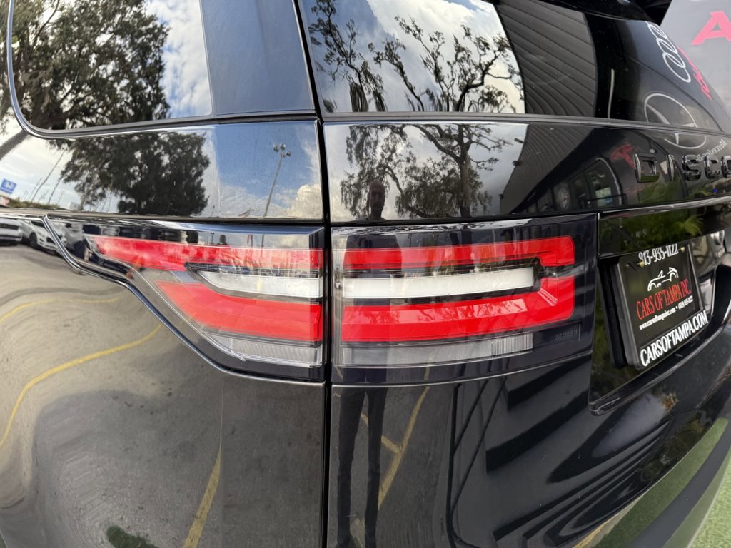 Used 2017 Land Rover Discovery HSE AWD/4WD image 10