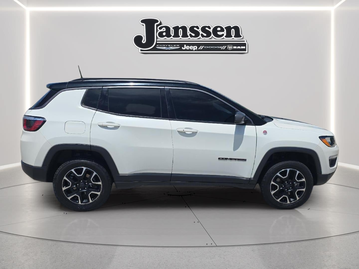 Used 2020 Jeep Compass Trailhawk w/ Cold Weather Group AWD/4WD image 6