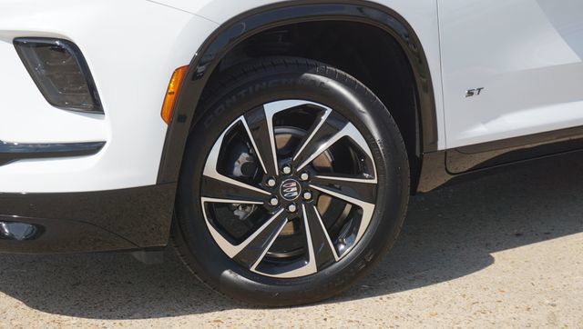 Certified 2026 Buick Enclave Sport Touring AWD/4WD image 2