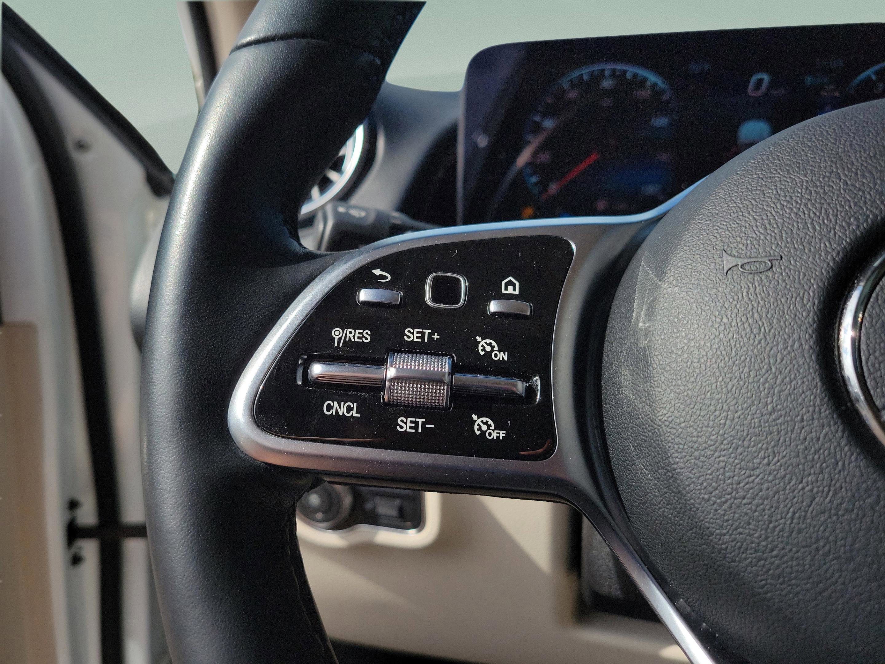 Used 2023 Mercedes-Benz GLB 250 4MATIC image 21