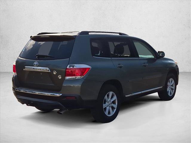 Used 2013 Toyota Highlander SE FWD image 5
