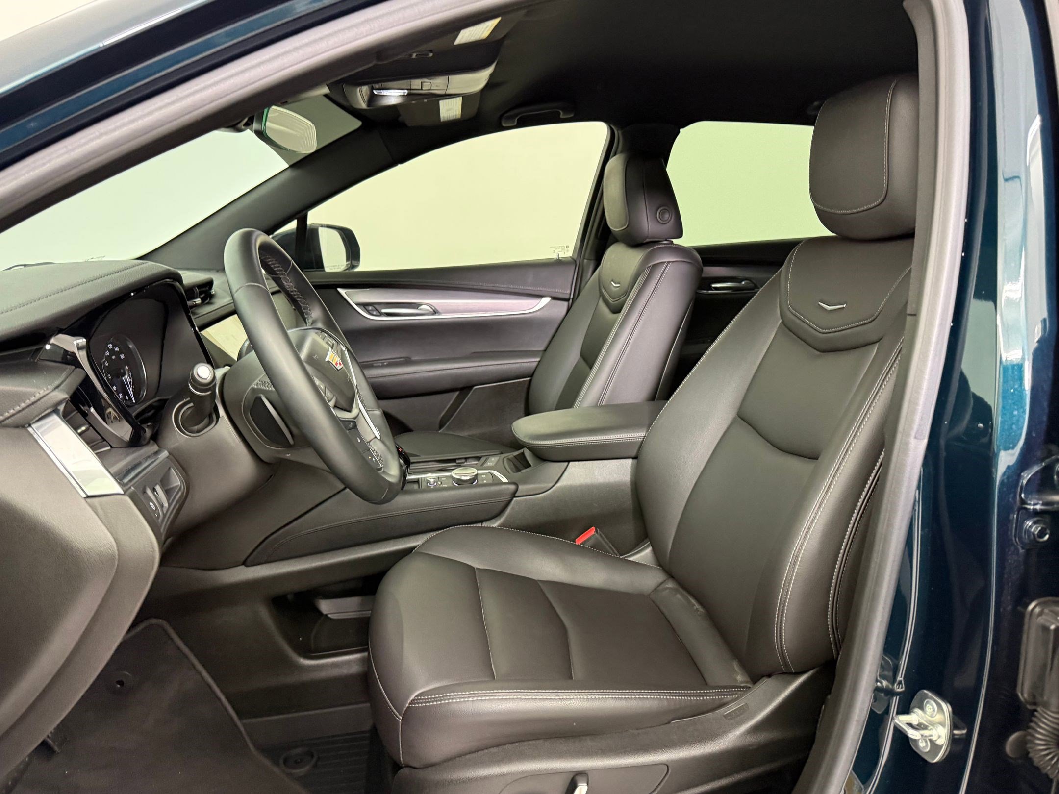 Used 2024 Cadillac XT5 Luxury image 5