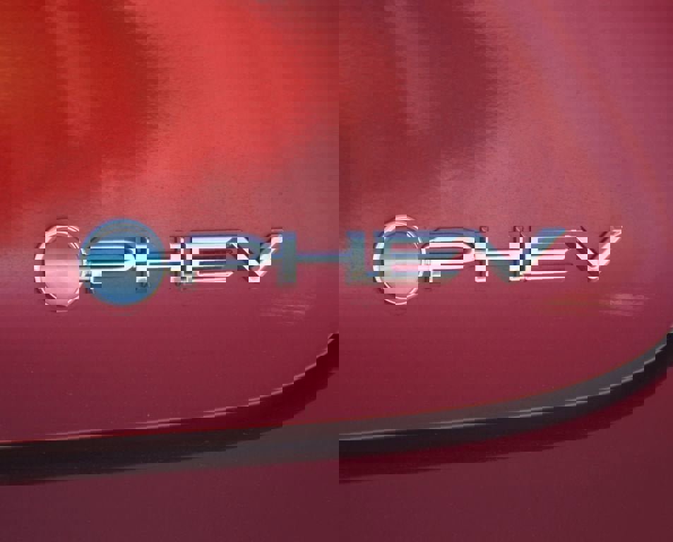 Used 2025 Toyota Prius Plug-In Hybrid image 17