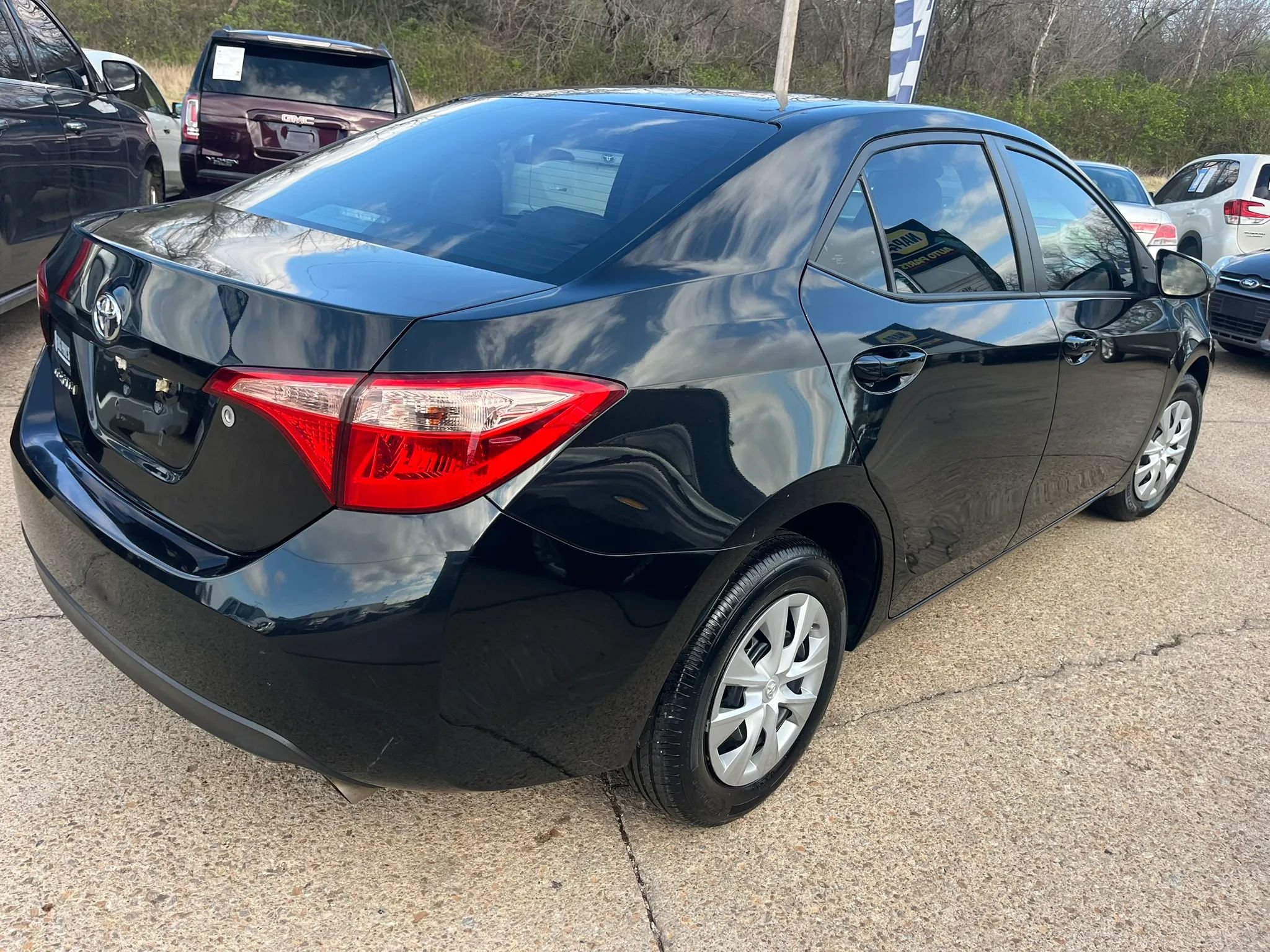 Used 2019 Toyota Corolla L FWD image 8
