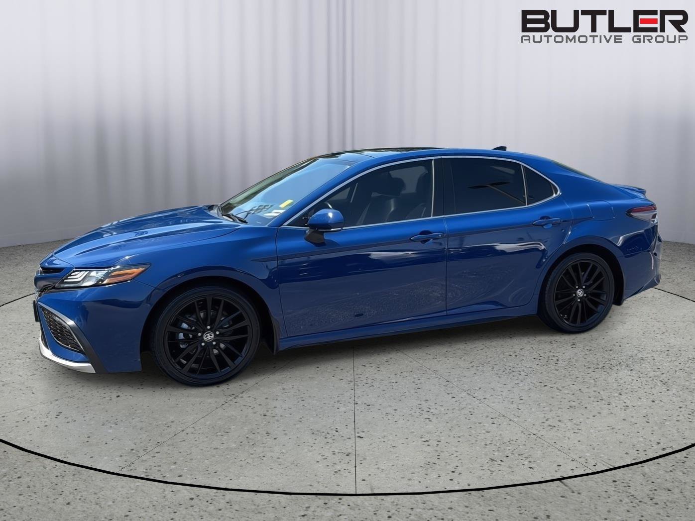 Used 2024 Toyota Camry XSE FWD image 3