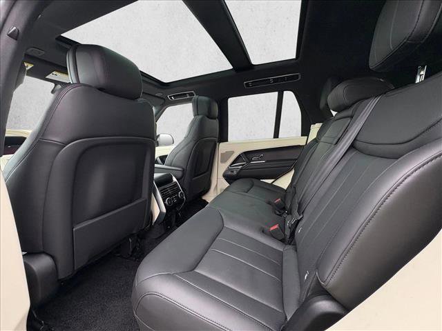 Used 2024 Land Rover Range Rover SE image 20