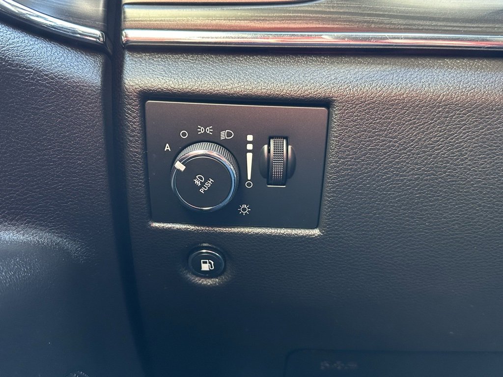 Used 2021 Jeep Grand Cherokee Limited w/ Trailer Tow Group IV image 25