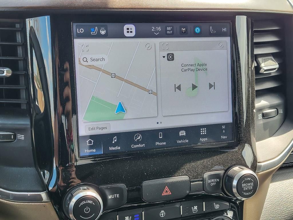 Used 2022 RAM 1500 Laramie AWD/4WD image 12