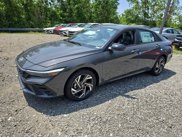 New 2025 Hyundai Elantra SEL w/ Cargo Package