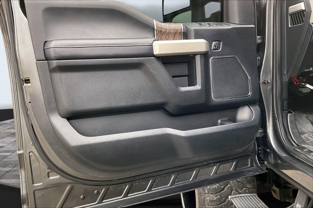 Used 2017 Ford F250 Lariat w/ Lariat Value Package image 21