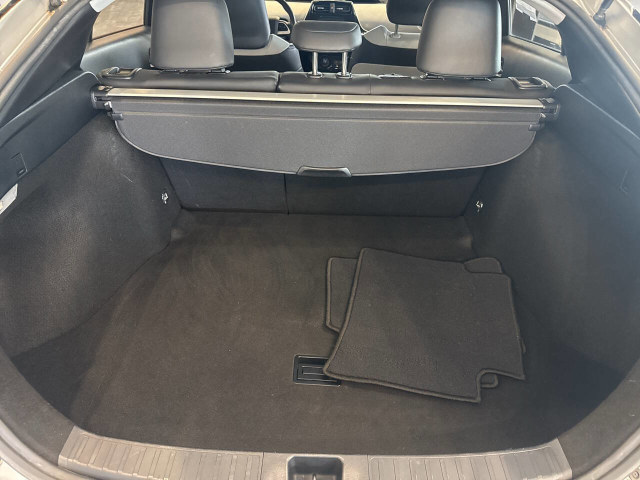 Used 2016 Toyota Prius Four w/ Advanced Technology Package FWD image 41