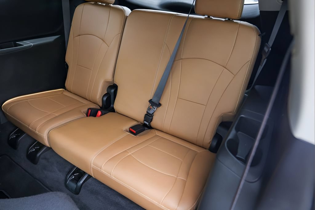 Used 2019 Buick Enclave Essence FWD image 24