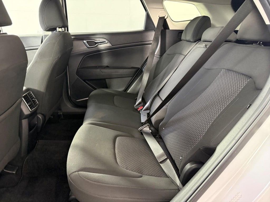 Used 2025 Kia Sportage LX image 15