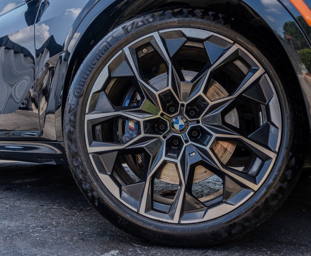 Used 2025 BMW X7 M60i image 32