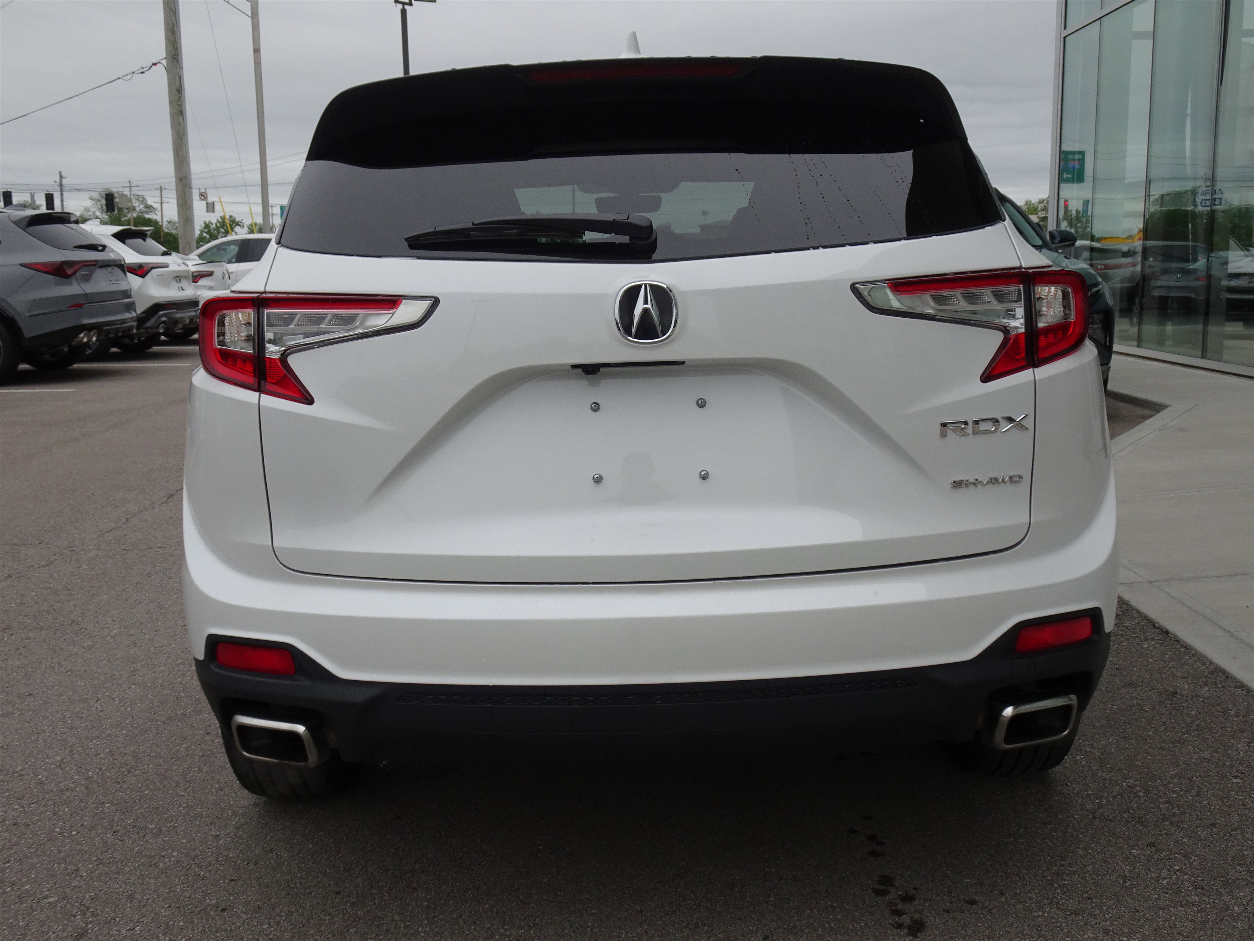 Used 2025 Acura RDX SH-AWD image 4