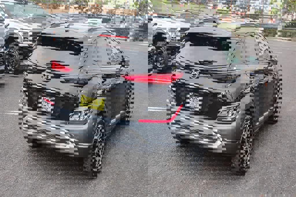 Certified 2022 Hyundai Kona Limited image 4