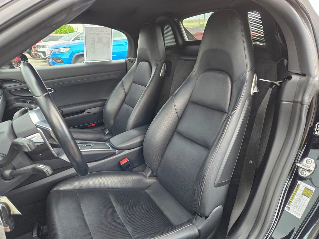 Used 2019 Porsche 718 Boxster RWD image 16