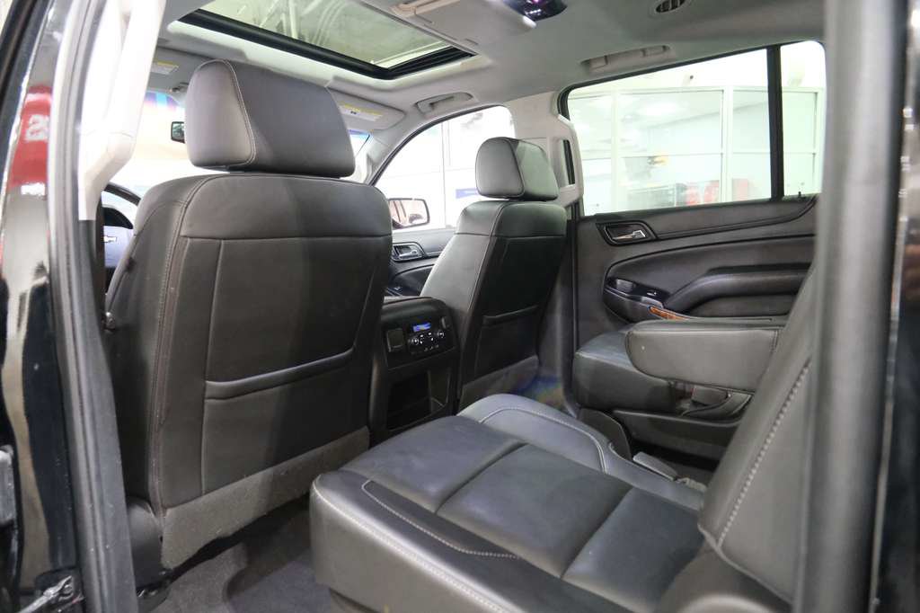 Used 2019 Chevrolet Suburban Premier AWD/4WD image 22