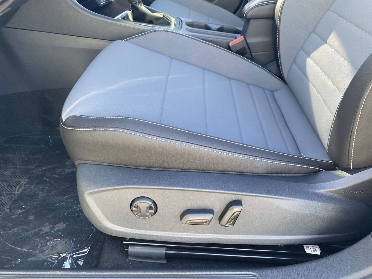 New 2026 Volkswagen Jetta SE FWD image 16