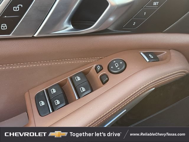 Used 2024 BMW X5 xDrive50e w/ Parking Assistance Package AWD/4WD image 26