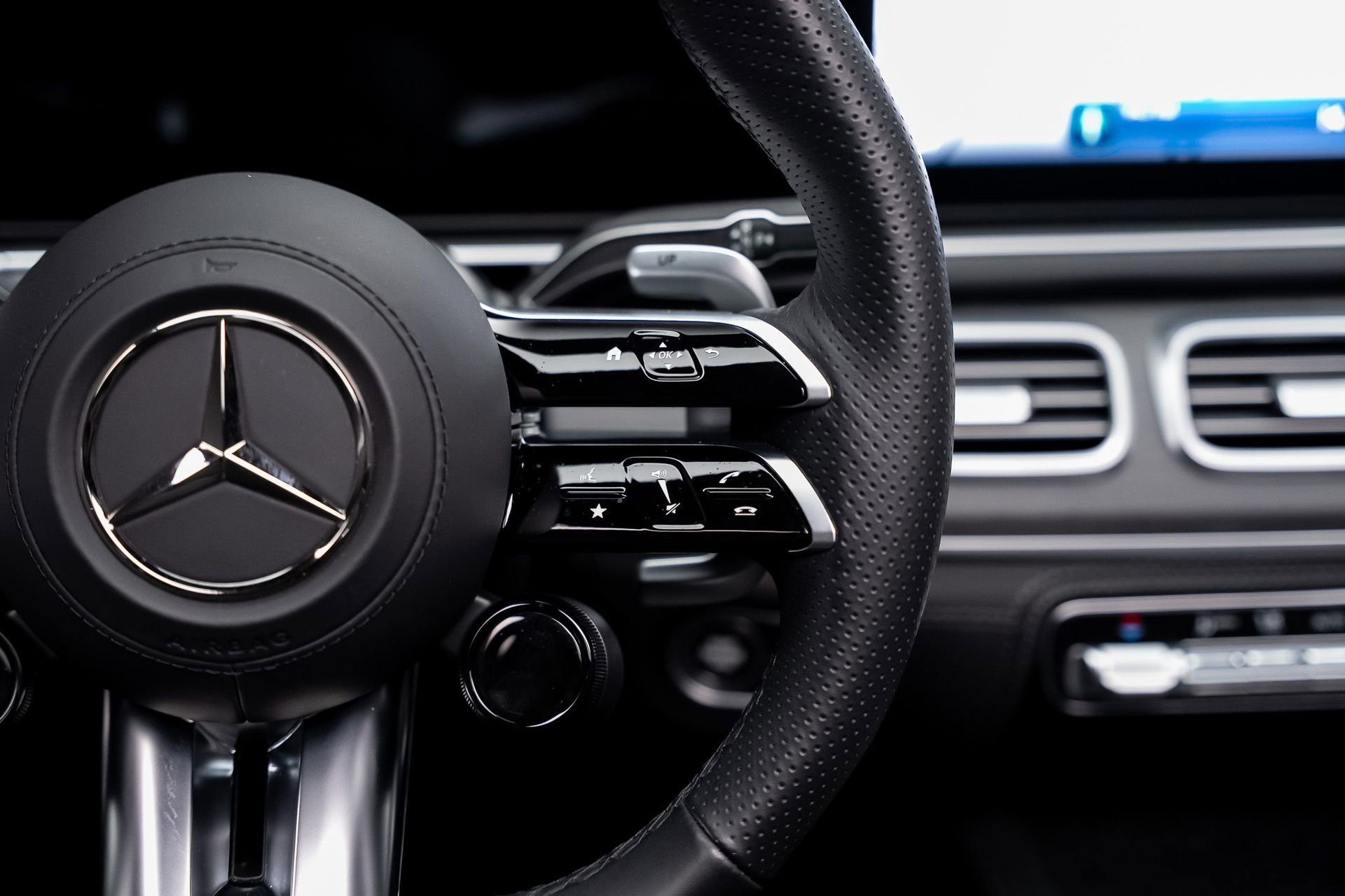 Used 2024 Mercedes-Benz GLS 63 AMG 4MATIC image 49