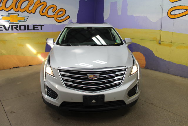Used 2017 Cadillac XT5 Luxury w/ Driver Awareness Package AWD/4WD image 3