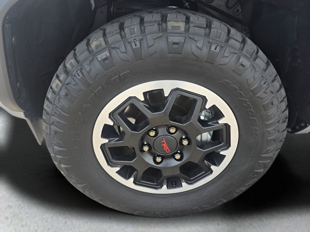 Used 2025 Toyota 4Runner TRD Off-Road image 9