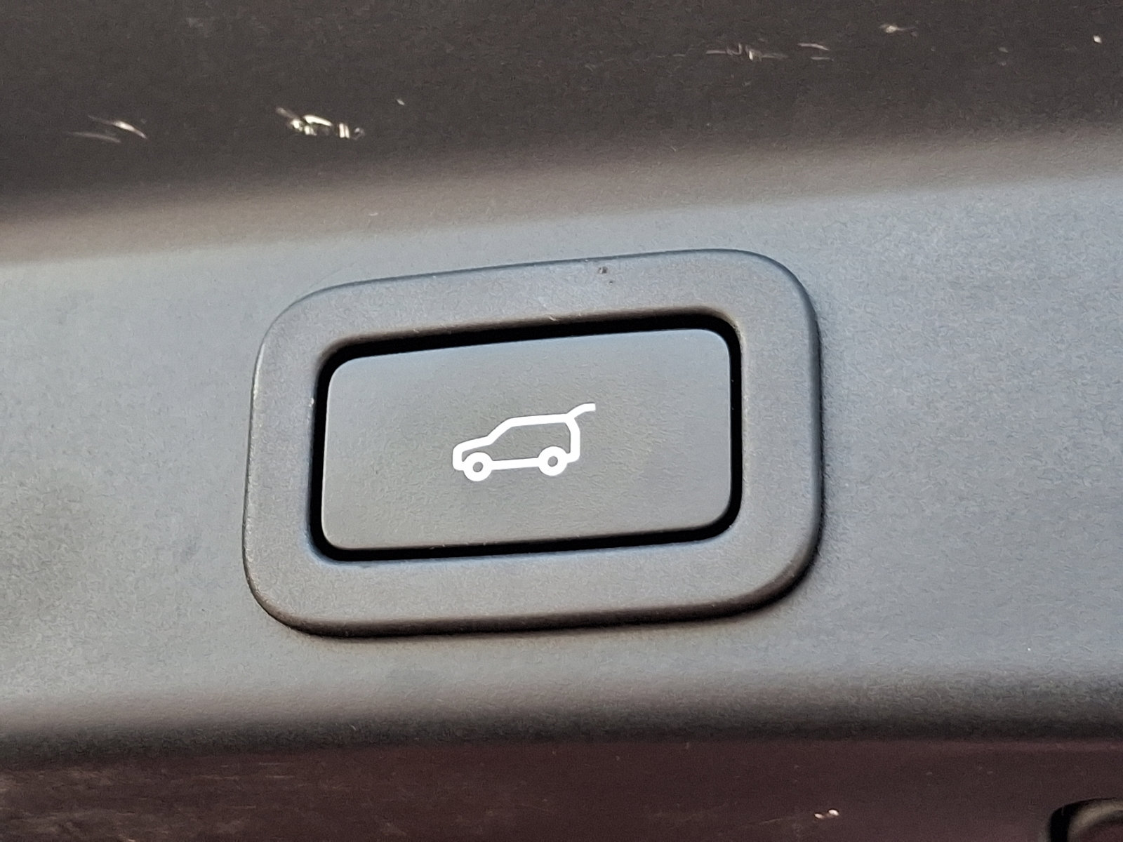 Used 2021 Jaguar F-PACE SVR image 31