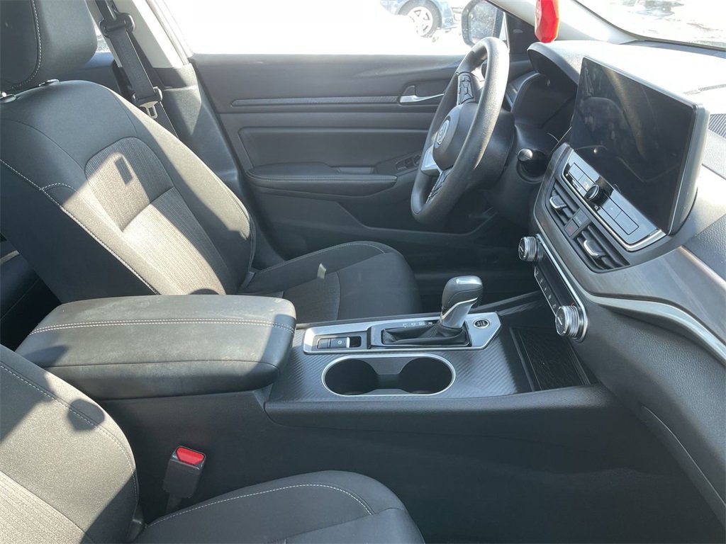 Used 2025 Nissan Altima 2.5 SV w/ SV Special Edition Package image 12