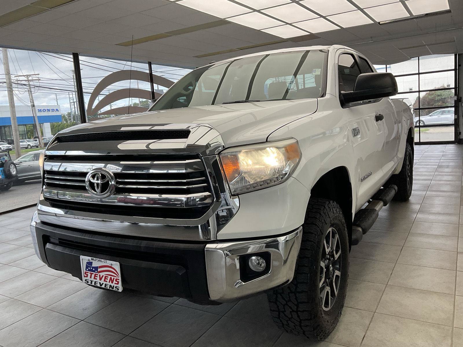 Used 2017 Toyota Tundra SR5 w/ TRD Off Road Package AWD/4WD image 3