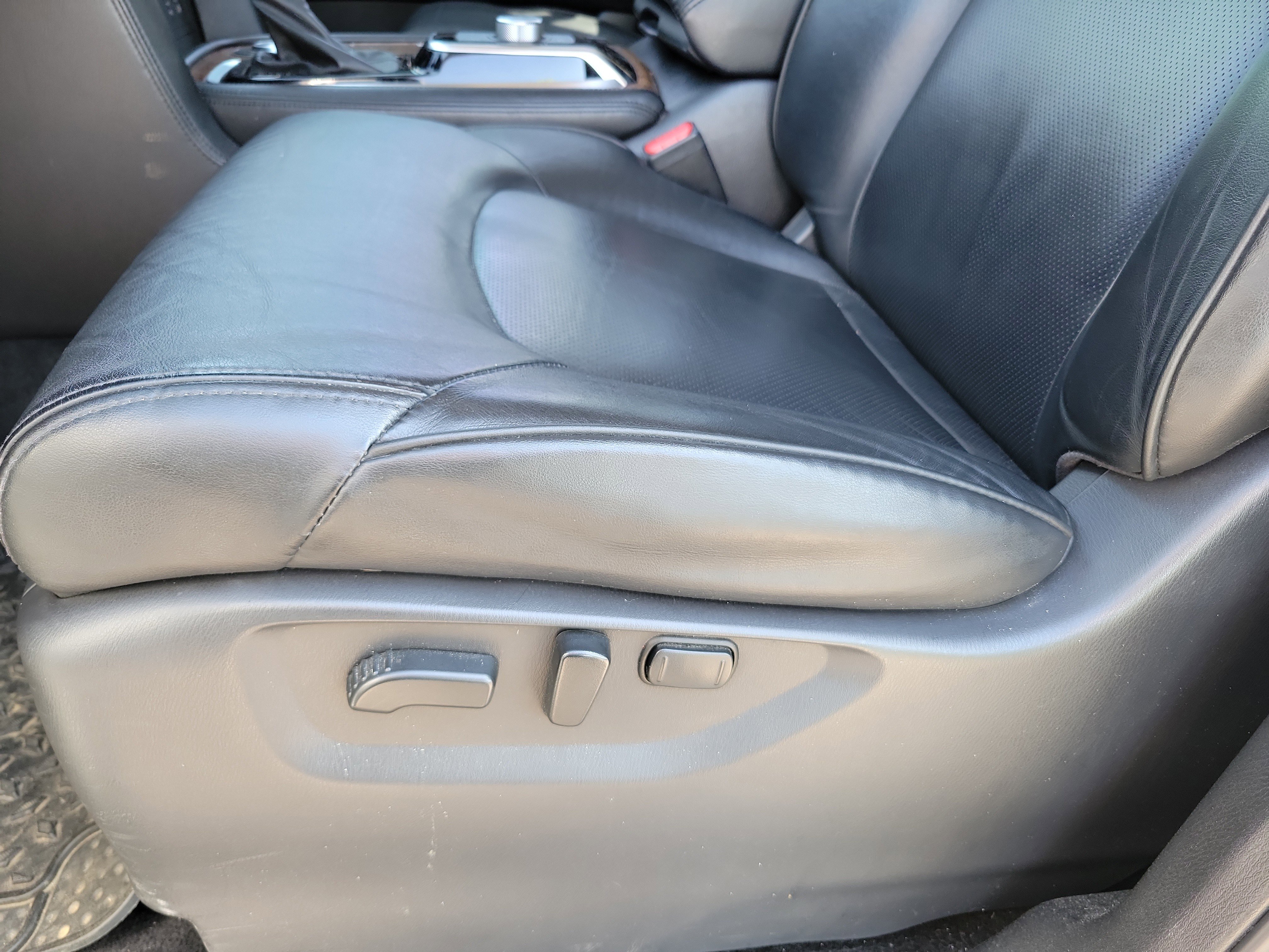 Used 2021 Nissan Armada SL w/ Captain's Chairs Package image 5