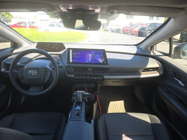 Used 2024 Toyota Prius XLE FWD image 11