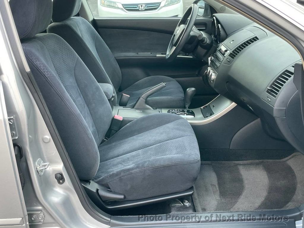 Used 2005 Nissan Altima 2.5 S w/ (S02) Side Airbags Pkg FWD image 8